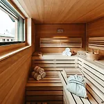 Zsam Mit Sauna Und Hottub ガルミッシュ・パルテンキルヒェン