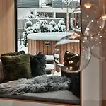 Zsam Mit Sauna Und Hottub * ガルミッシュ・パルテンキルヒェン