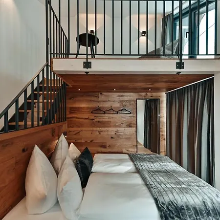 Zsam Mit Sauna Und Hottub * جارمش بارتنكيرشن