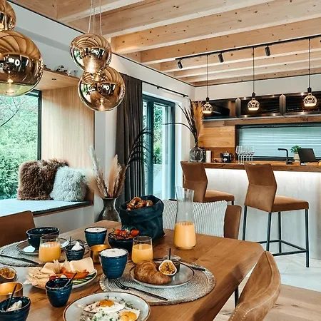 Zsam Mit Sauna Und Hottub بيت للعطل جارمش بارتنكيرشن