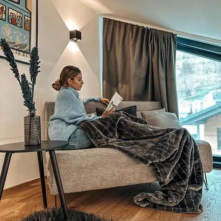 Zsam Mit Sauna Und Hottub * جارمش بارتنكيرشن