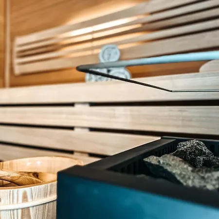 Zsam Mit Sauna Und Hottub * جارمش بارتنكيرشن
